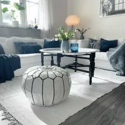 Räsymatto - Silje (valkoinen) -Pyöreät Matot Myymälä malinhomelifesprofilbild siljevitochpuffvitsvart